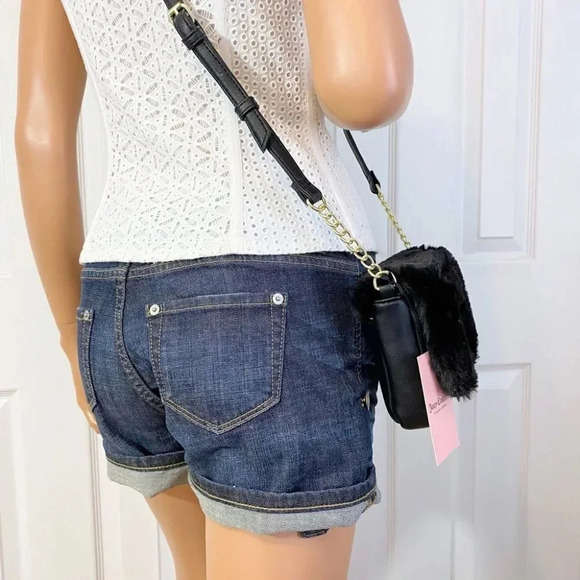 Juicy Couture Black Fur Bag & Heart Pom Pom Keychain Charm Gift Set - Picture 7 of 14